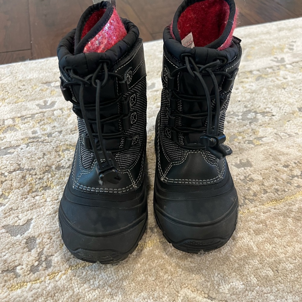 North Face kids Alpenglow IV snow boots size 12